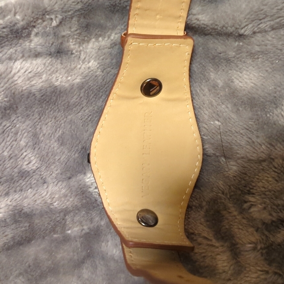 Watch - Picture 3 of 3